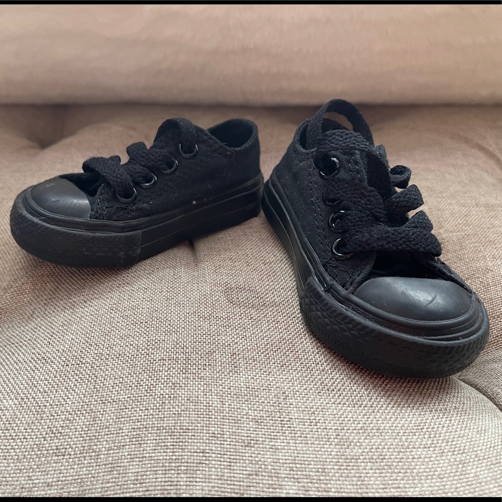 Used Black Converse. Size 2.
